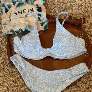 SHEIN bikini NWT Med. Pads included